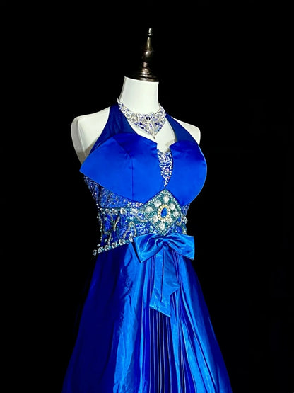 Robe de bal longue vintage années 80, coupe trapèze, dos nu, en satin bleu royal, sans manches, référence N1429