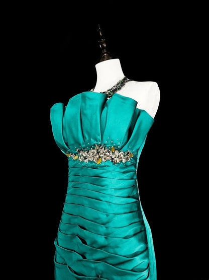 Robe de bal longue vintage sirène bustier en satin vert années 70 avec plis et perles, N1842