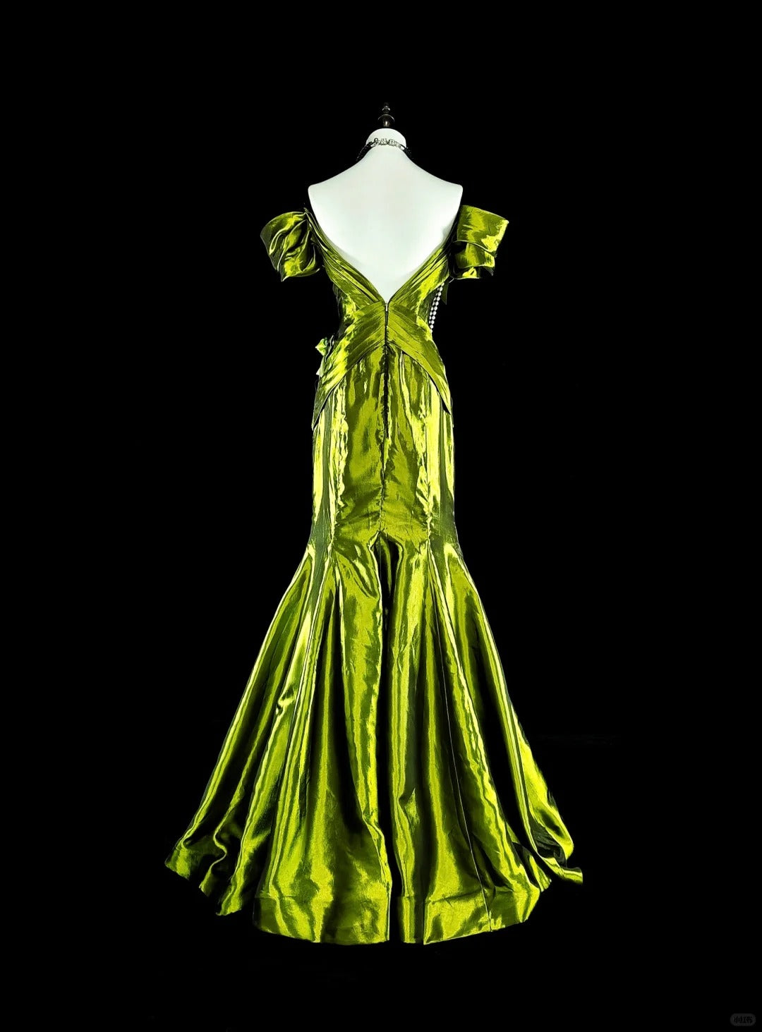 Robes de bal de rêve vintage années 90 rétro épaule dénudée vert olive satiné longues tenues de soirée N2366
