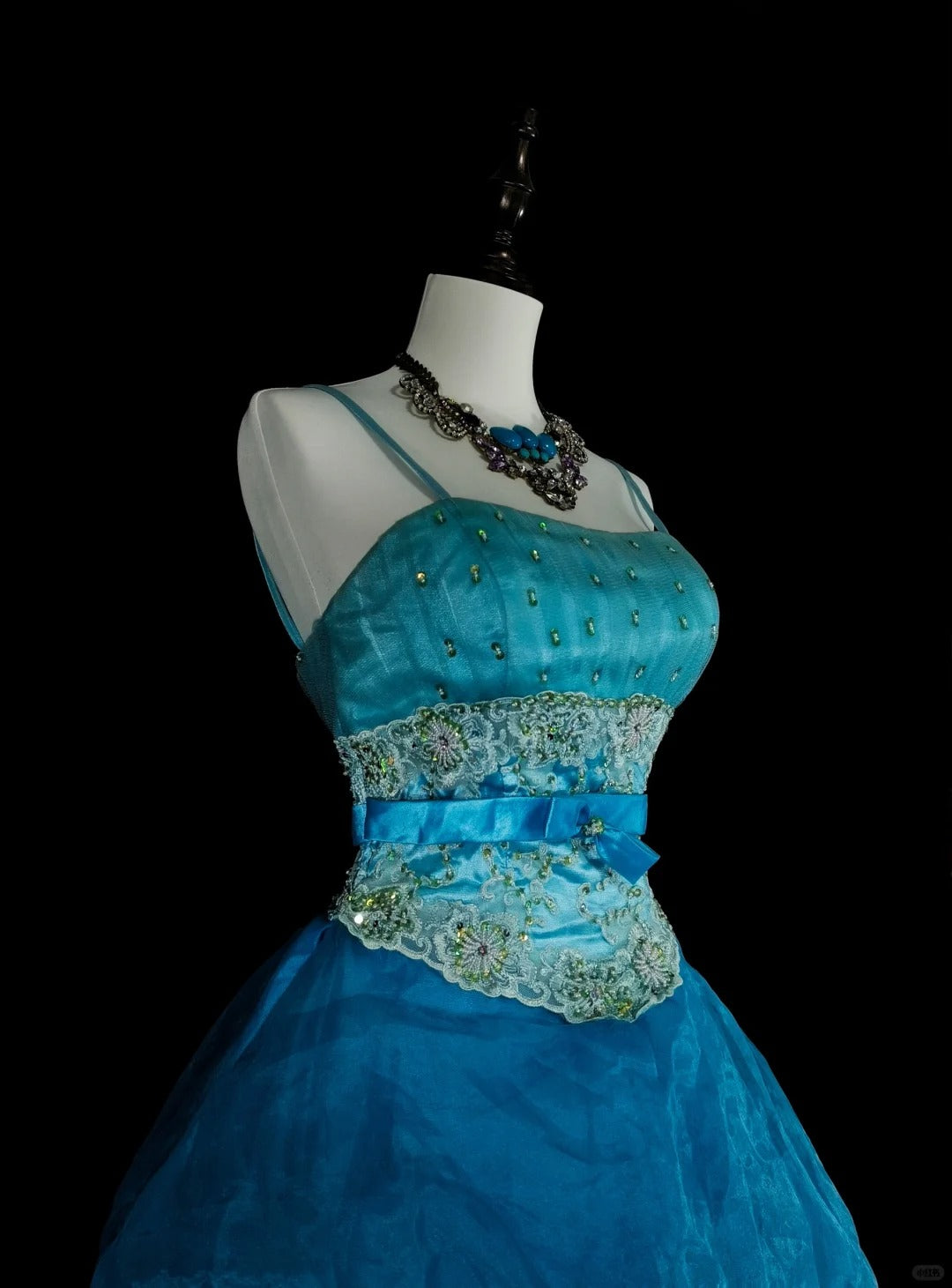Robes de bal vintage pour le bal Bretelles spaghetti bleues avec perles Robe de soirée longue années 80 N2701