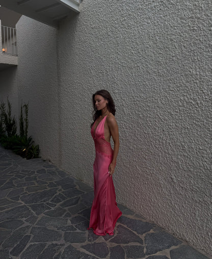 Elegantes Ballkleid-Inspiration: Langes, halbformelles Etuikleid mit Neckholder aus rosafarbenem, seidigem Satin für Teenager und Schüler der Oberstufe (AB1953)