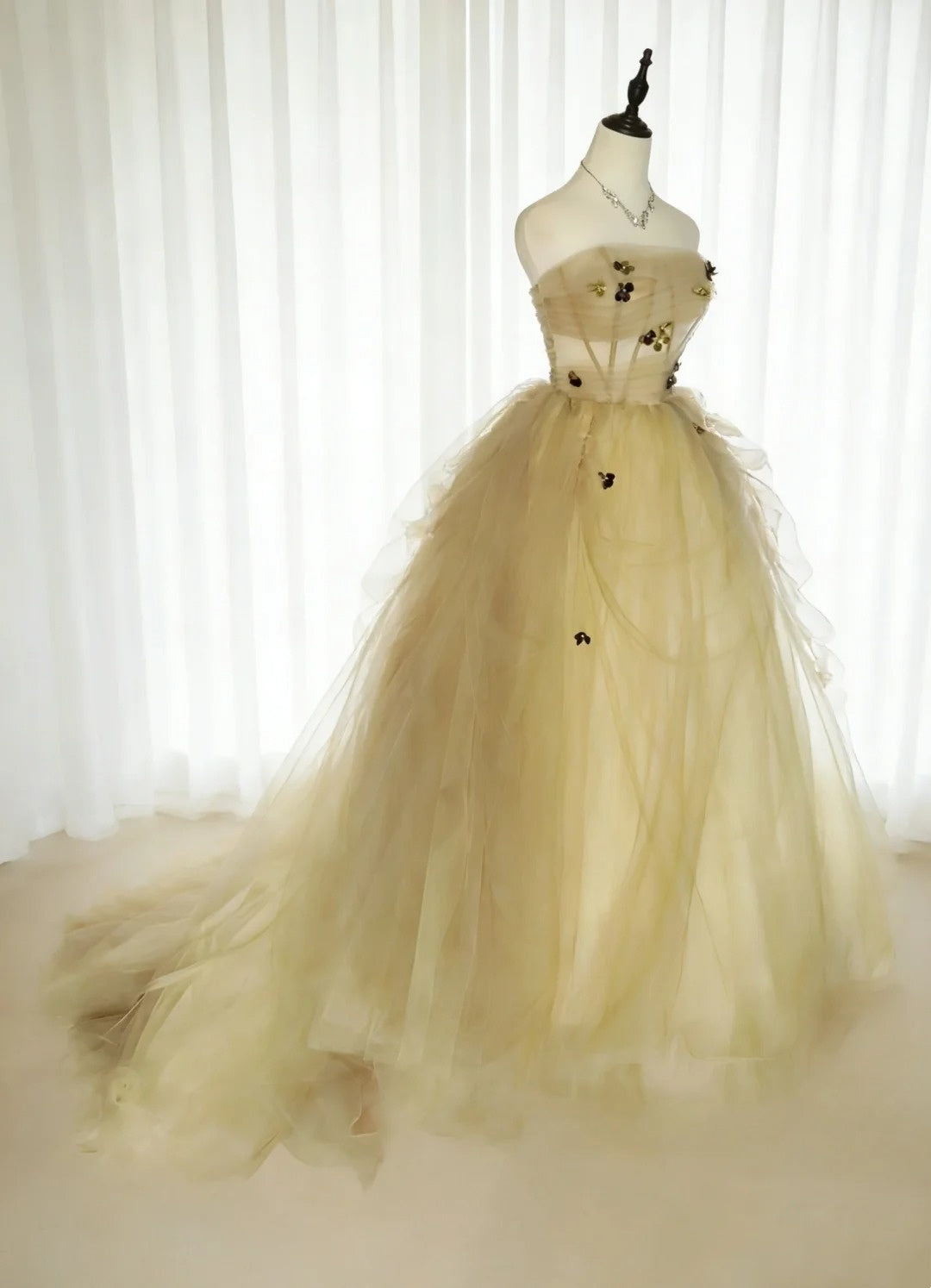 Robes de Bal Simples Robe de Bal bustier en Tulle Jaune avec Fleurs Longue Robe de Quinceañera N2963