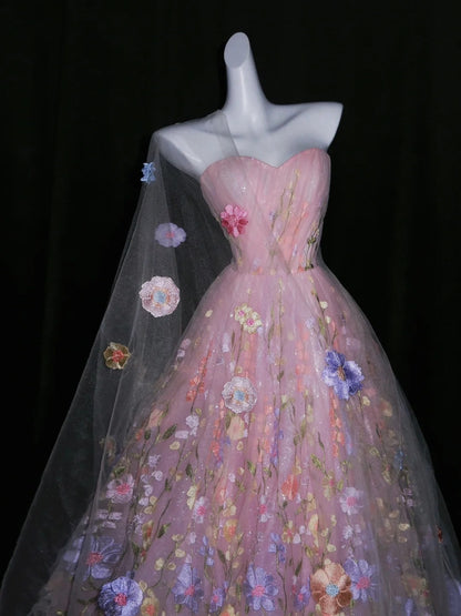 Niedliches, trägerloses, ärmelloses, langes Ballkleid aus rosa Tüll mit Blumenmuster – perfekt für Quinceañera, Sweet 15 oder 16 Geburtstage (N1085)