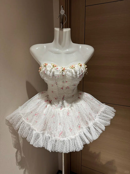 Süßes Ballkleid Trägerlos Weißer Tüll Mit 3D-Blumen Kurze Nacht In Rio Inspo Hoco-Kleid-Ideen Homecoming-Kleider RB4040