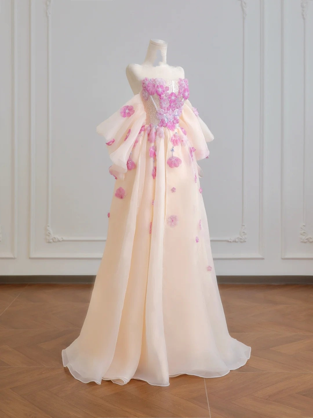 Prinzessinnen-Ballkleid, trägerlos, champagnerfarbener Tüll mit Spitze, langes Abendkleid, Inspiration für Partykleider N309