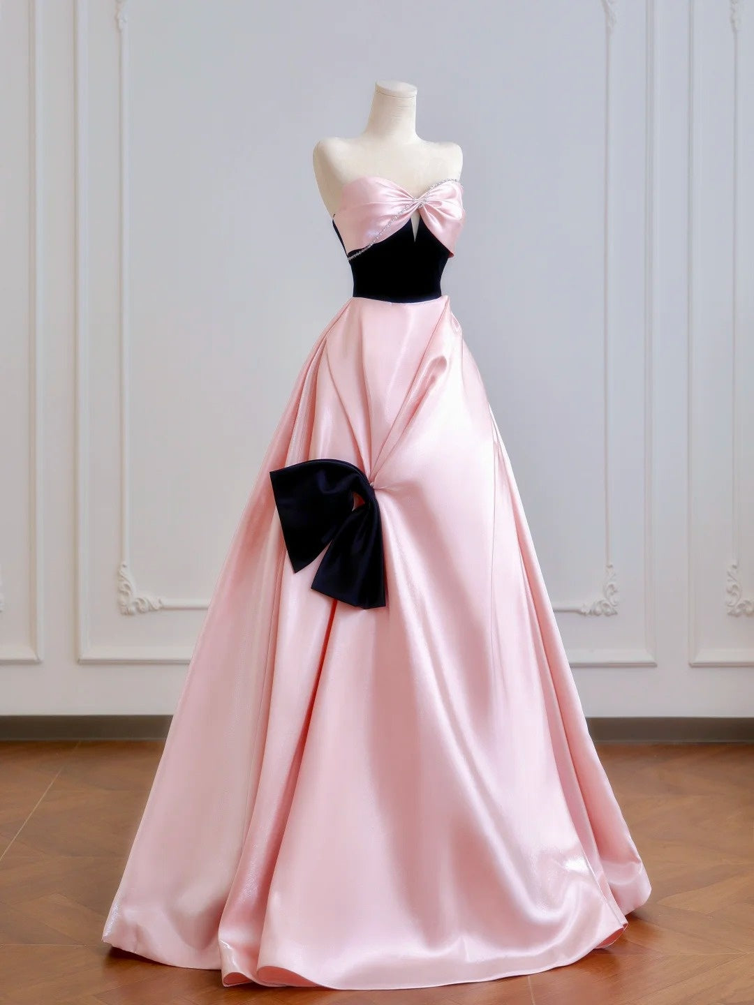 Zeitloses Ballkleid mit Herzausschnitt, langes, rosa Satin-Abendkleid, Inspiration für Partykleider N400