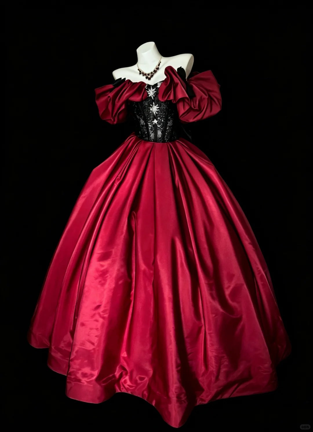 Princess Ball Gown Off The Shoulder Red Satin With Black Lace Sweet 16 Dresses Quinceanera Dress N4194