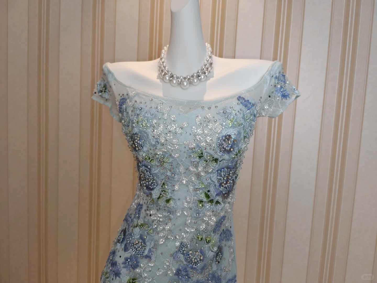 Elegantes Meerjungfrau-Kleid, schulterfrei, Grau mit Spitze, elegantes Outfit zum 18. Geburtstag, formelle Ballkleider N4197