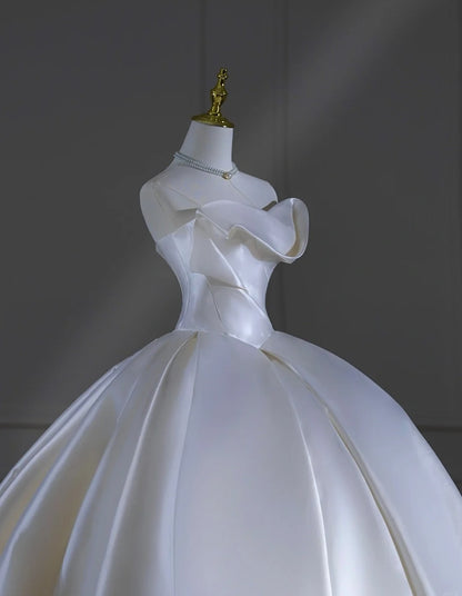 Robe de mariée intemporelle, robe de bal bustier en satin plissé avec corset, robe de mariée longue ajustée AB2519