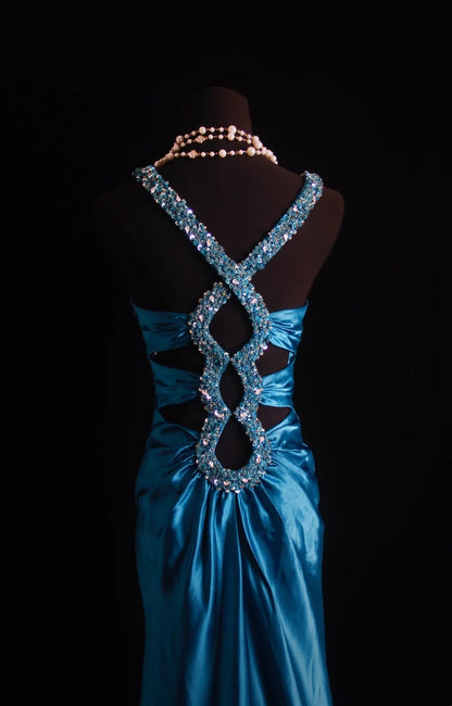 Retro Meerjungfrauen-Neckholderkleid aus türkisblauem Satin im Stil der 2000er Jahre – Inspiration für Outfits zum 18. Geburtstag – Festliches Kleid N498