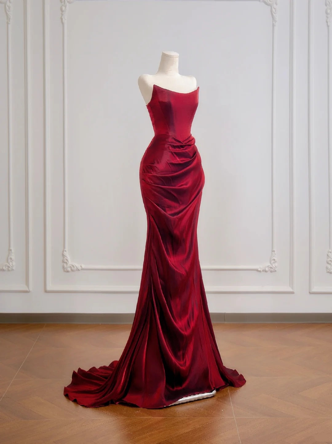 Romantisches, trägerloses, burgunderrotes Meerjungfrauen-Abendkleid mit Rüschen – ein beeindruckendes Outfit für den 18. Geburtstag (Partykleid N396)