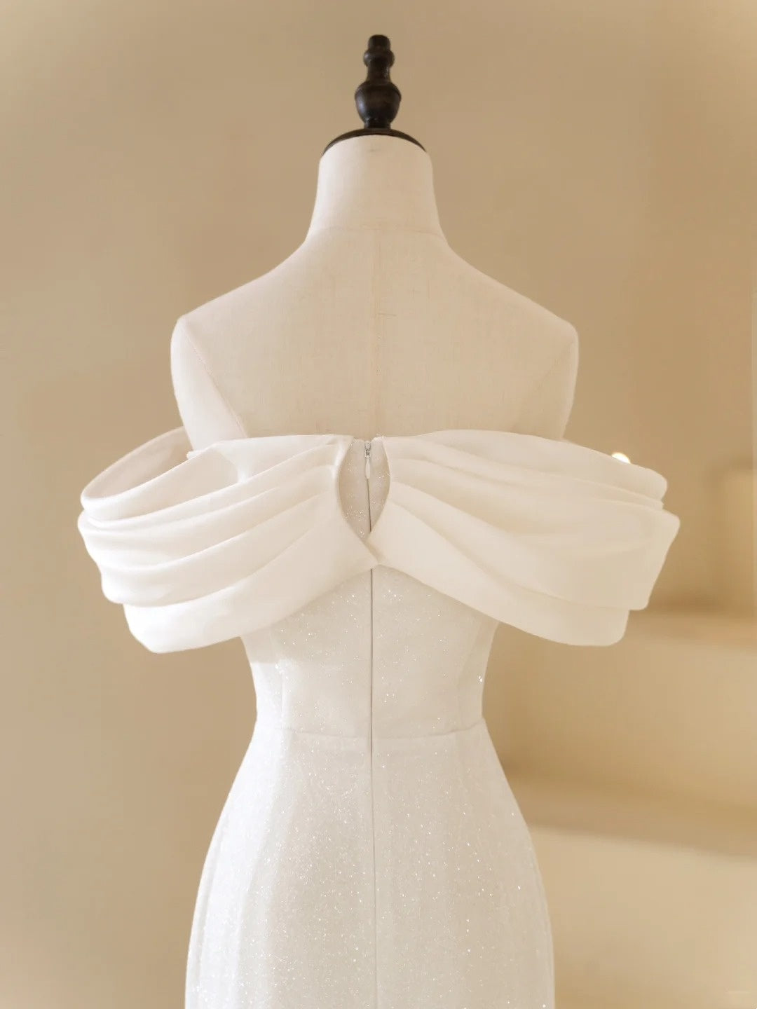 Robe de mariée sirène classique en satin blanc à épaules dénudées et manches courtes, robe de mariée longue N234