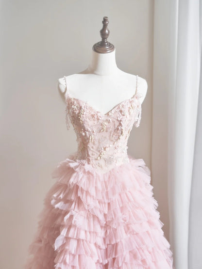 Niedliches Ballkleid mit Spaghettiträgern, zartrosa Tüll, langes Abendkleid, Inspiration für formelle Partykleider, Ballkleid N235