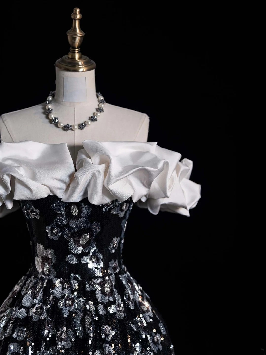 Modest Ball Gown Off The Shoulder Black Floral Sequin College Formal Sweet 16 Outfit Long Prom Dresses For Teens N1166