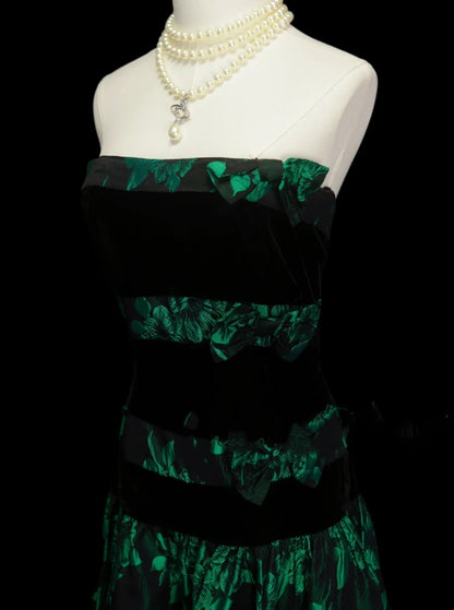 Robe bustier vert foncé en satin à fleurs, coupe trapèze, inspiration années 2000, style Y2K, référence N1383