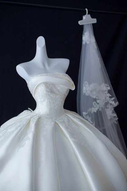 Simple Wedding Dresses Ball Gown Strapless Satin With Lace White Long Brides Dress Bridal Gown N2950