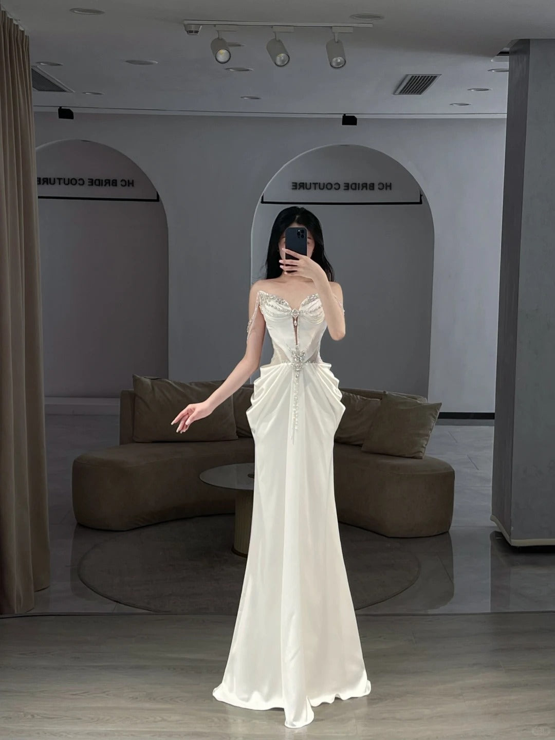 Robes de mariée simples sirène bustier en satin blanc longues avec perles robe de mariée N3079