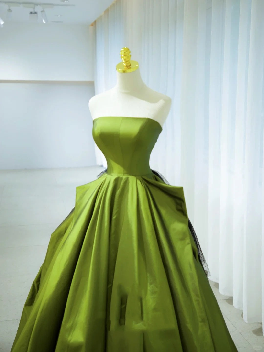 Elegantes Ballkleid Trägerlos Grün Satin Langes Abendkleid 18. Geburtstag Abschlussballkleider N2846