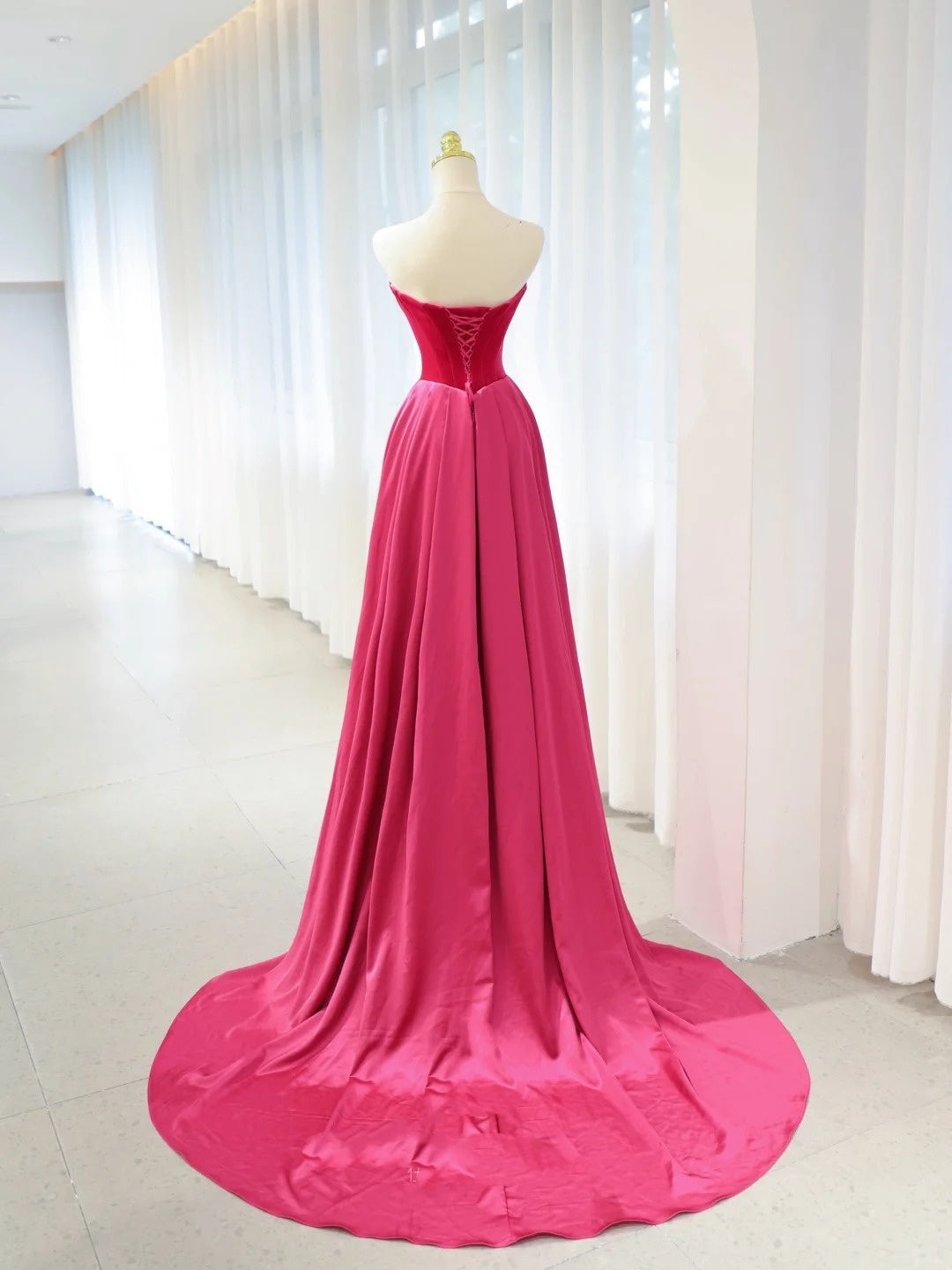 Belles robes de bal sirène bustier en satin rose vif avec longue robe de soirée plissée N2934