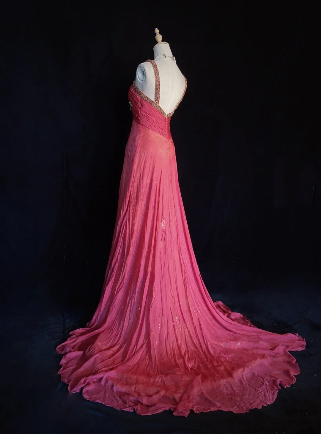 Vintage Prom Dresses A-Linie Neckholder Hot Pink Chiffon Mit Goldener Spitze Lange Formelle Abendgarderobe N3856