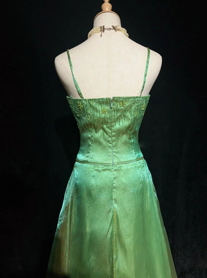 Robes de bal élégantes Robe de soirée en organza vert à bretelles spaghetti et perles, longue robe de soirée formelle N2914