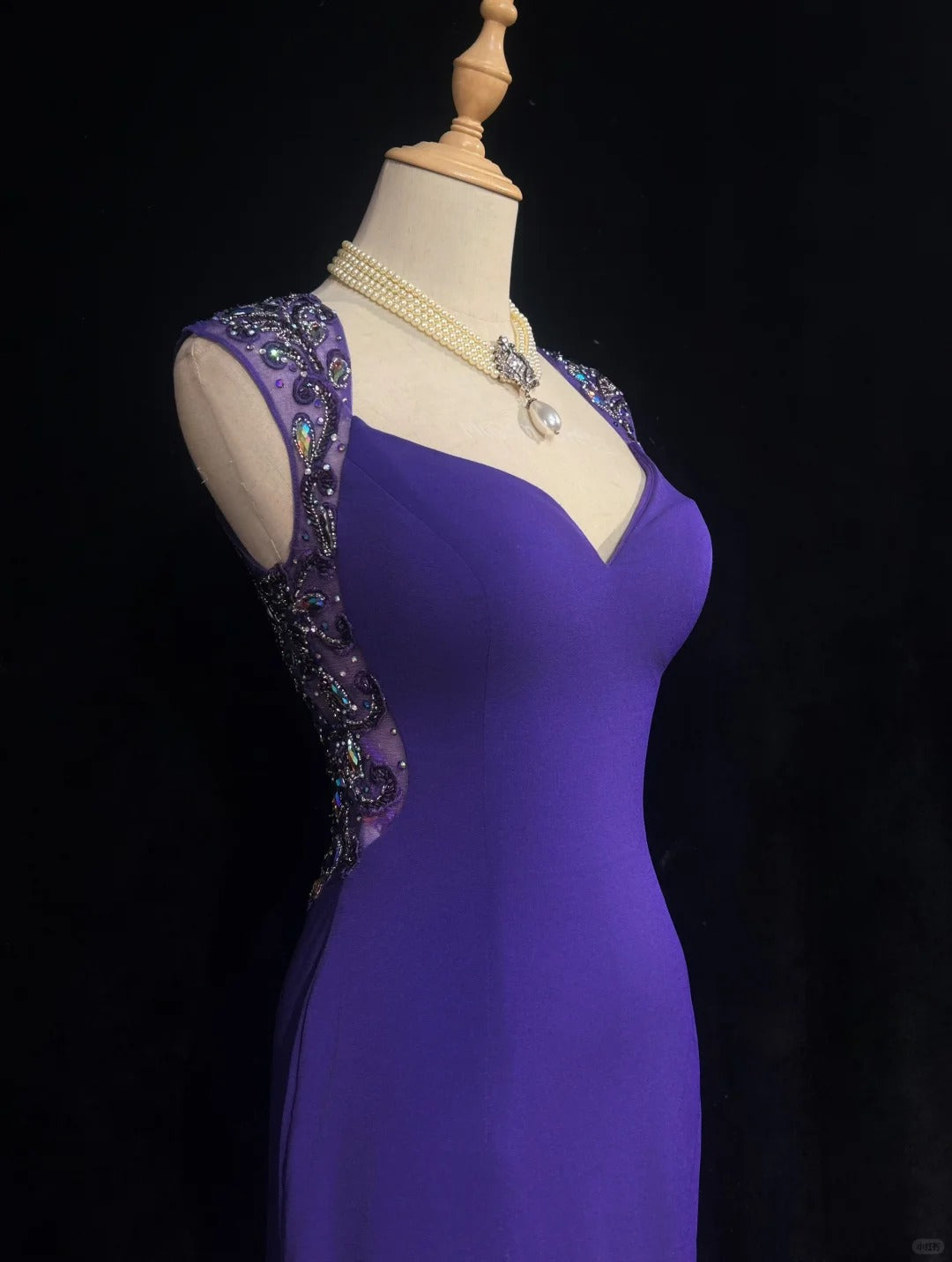 Jolies robes de bal courtes en satin violet avec encolure en cœur, robes de rentrée Hoco N2596