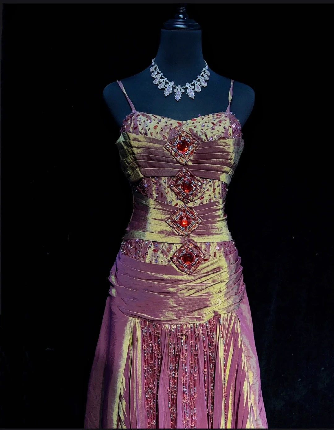 Elegante Ballkleider A-Linie Spaghettiträger Traube Taft mit Rüschen Langes Abendkleid N2910