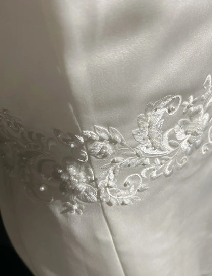 Robes de mariée uniques sirène dos nu satin bohème brodé blanc longue robe de mariée N3290