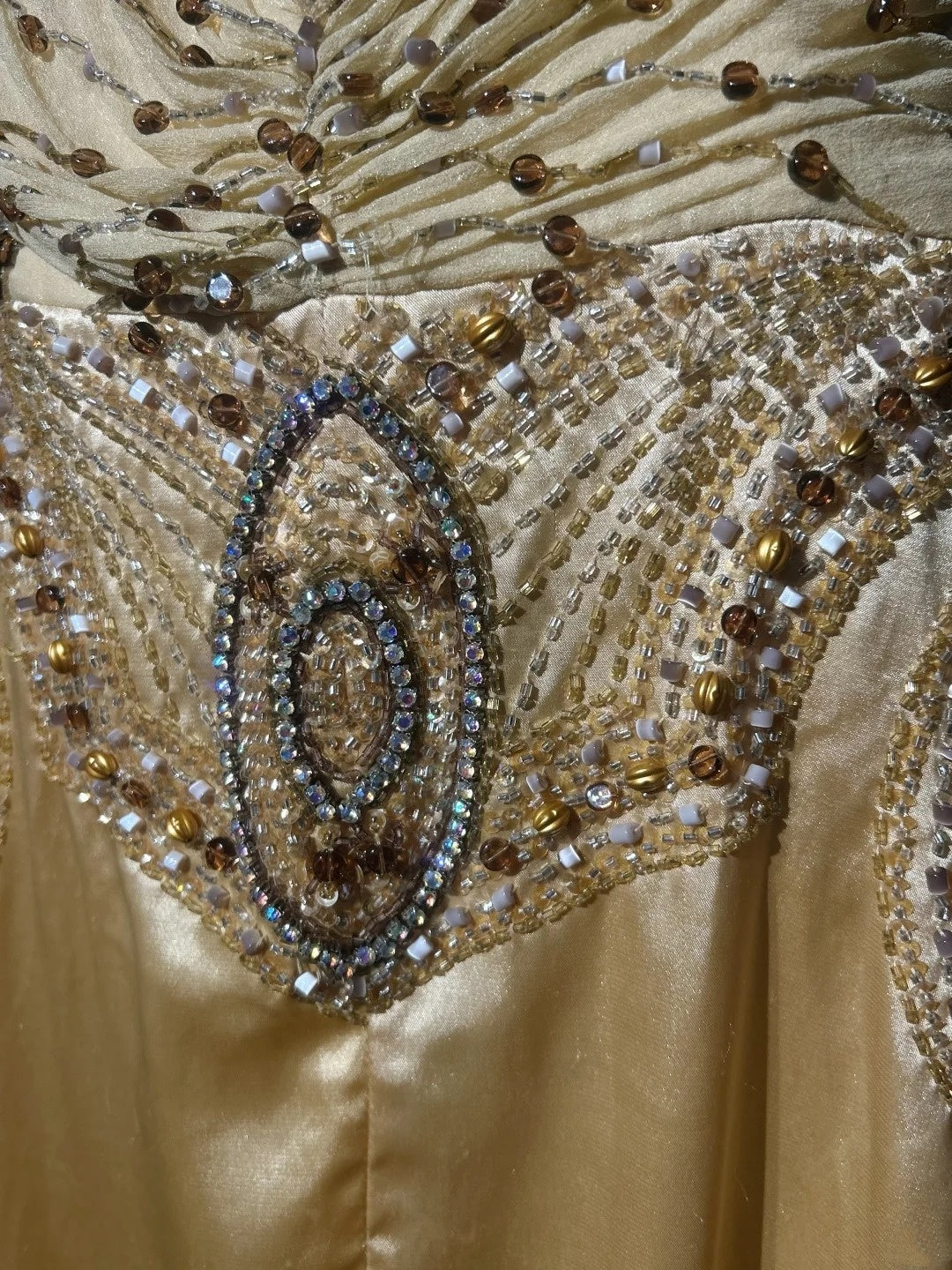 Bescheidene Abschlussballkleider für Oberstufen-Inspiration A-Linie Neckholder Gelb Semi-Formal Lange Abschlussballkleider für Teenager AB2153