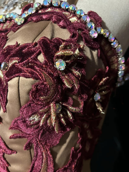 Robes de bal de princesse sirène à bretelles spaghetti champagne avec broderie bordeaux longue robe de soirée N3291