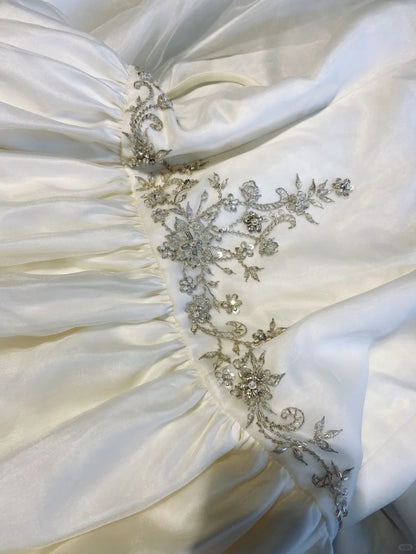 Robes de Mariée Uniques Sirène Bustier Bohème Dentelle Appliquée Blanche Longue Robe de Mariée N3288