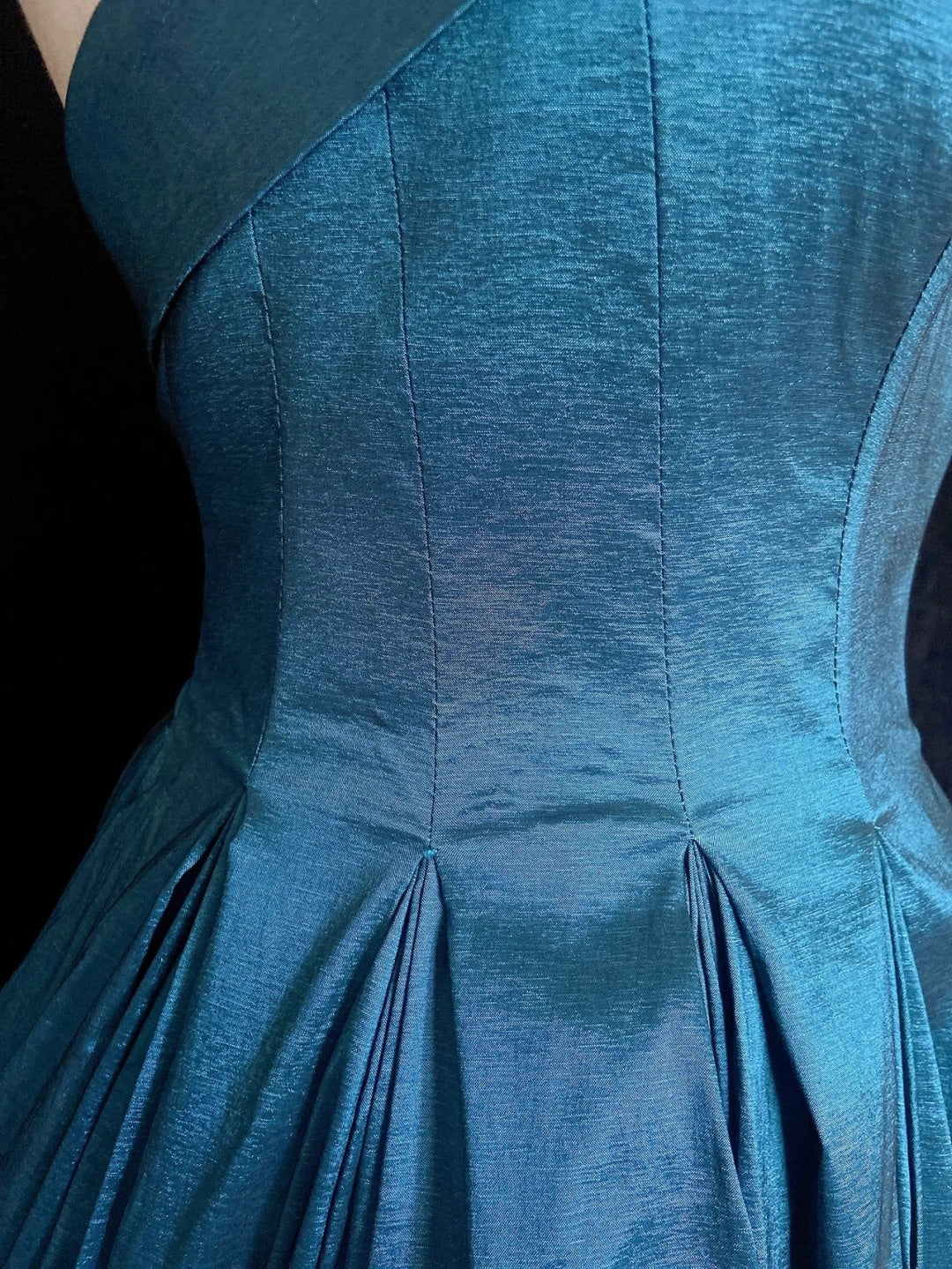 Magnifiques robes de bal de promo en satin bleu bustier avec volants longues tenues de soirée N3377