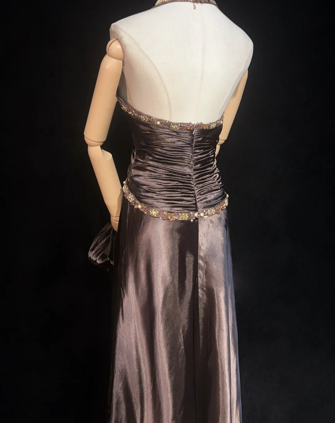 Robes de bal vintage Trapèze Col Américain Marron Sans Manches Satin avec Cape Perles Années 1980 Longue Robe de Soirée N2864