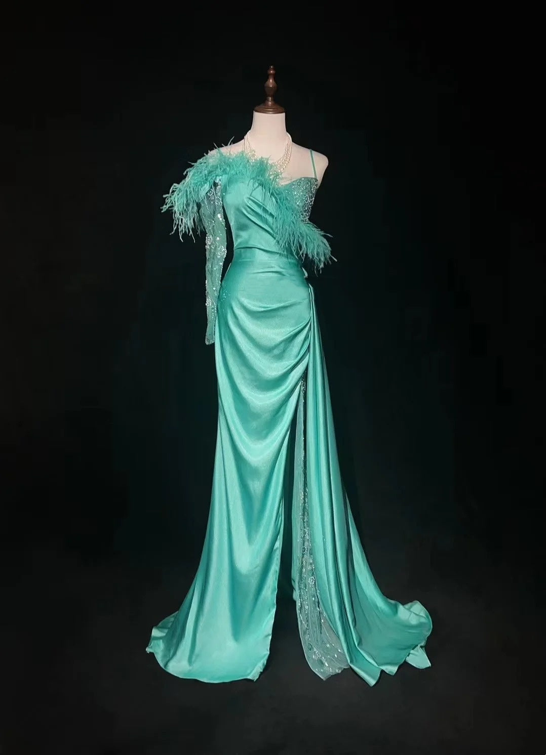 Robe de bal rétro, vintage, sirène, asymétrique, manches longues avec plumes, tenues de soirée années 90 N2327