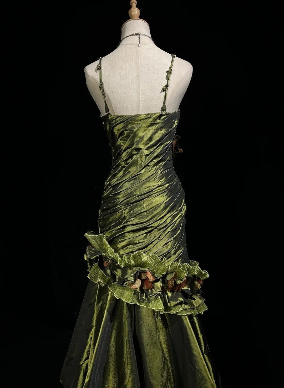 Vintage Abschlussballkleider Meerjungfrau Olivgrün Satin mit Perlenstickerei 90er Jahre Langes Abendkleid N2591