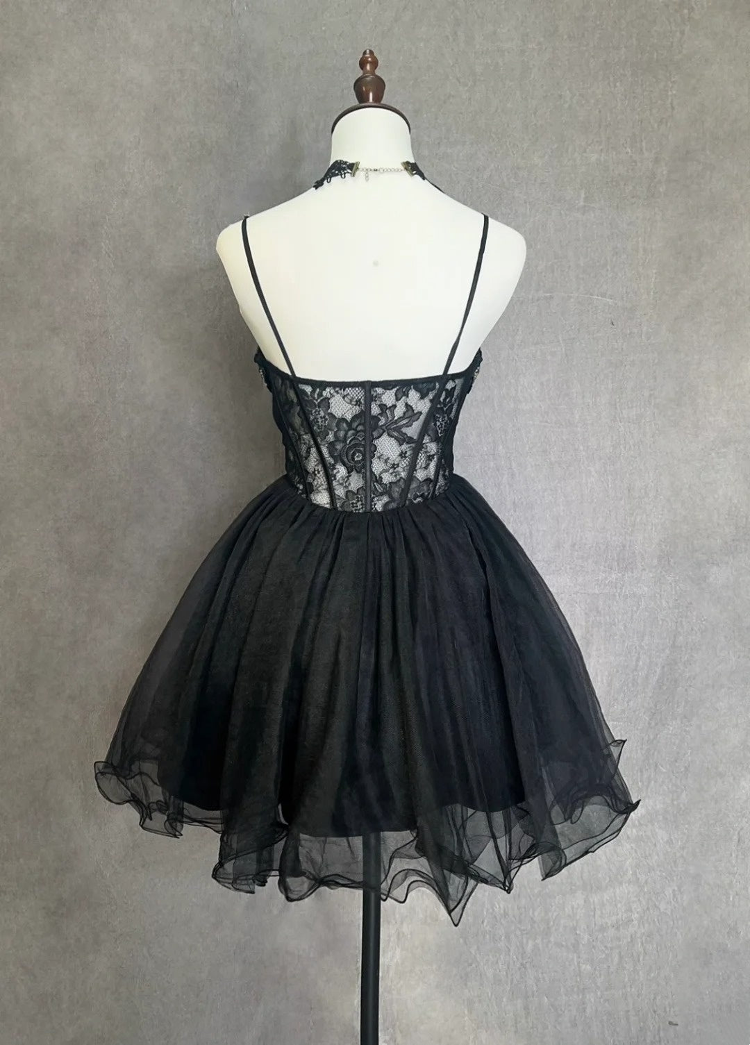 Hübsches Ballkleid Spaghettiträger Kleines Schwarzes Tüll Kurzes Mini-Heimkehrkleid N2521