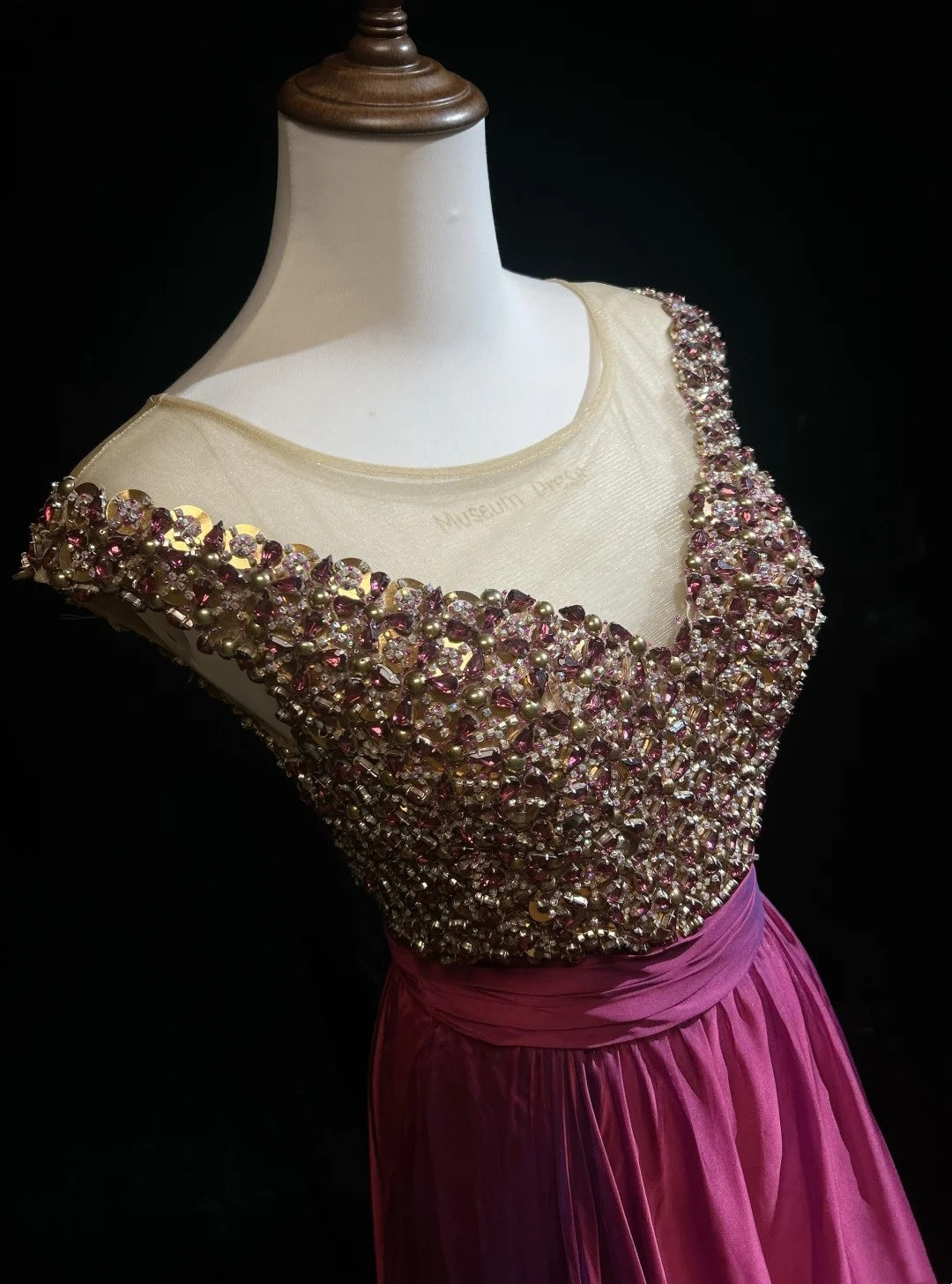 Robes de bal vintage Trapèze Col Bateau Fushia Chiffon Avec Perles Années 80 Longues Tenues de Soirée Formelles N3880