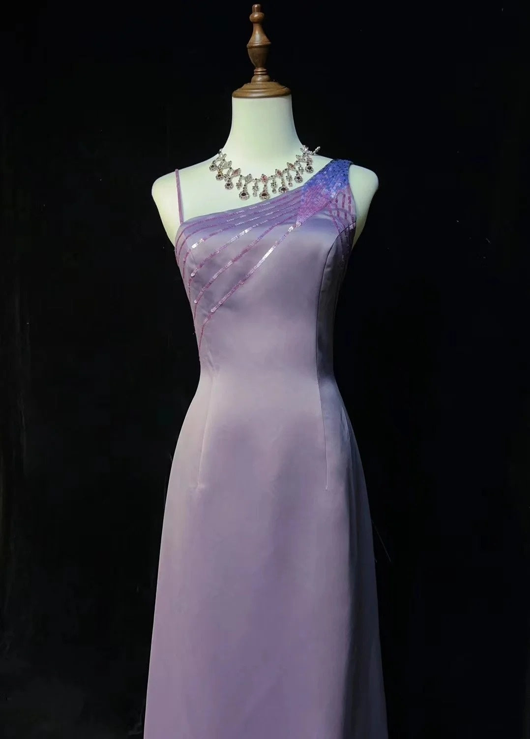 Vintage Abschlussballkleider A-Linie Lila Satin Ärmellos 70er Perlen Festliches Kleid N2568