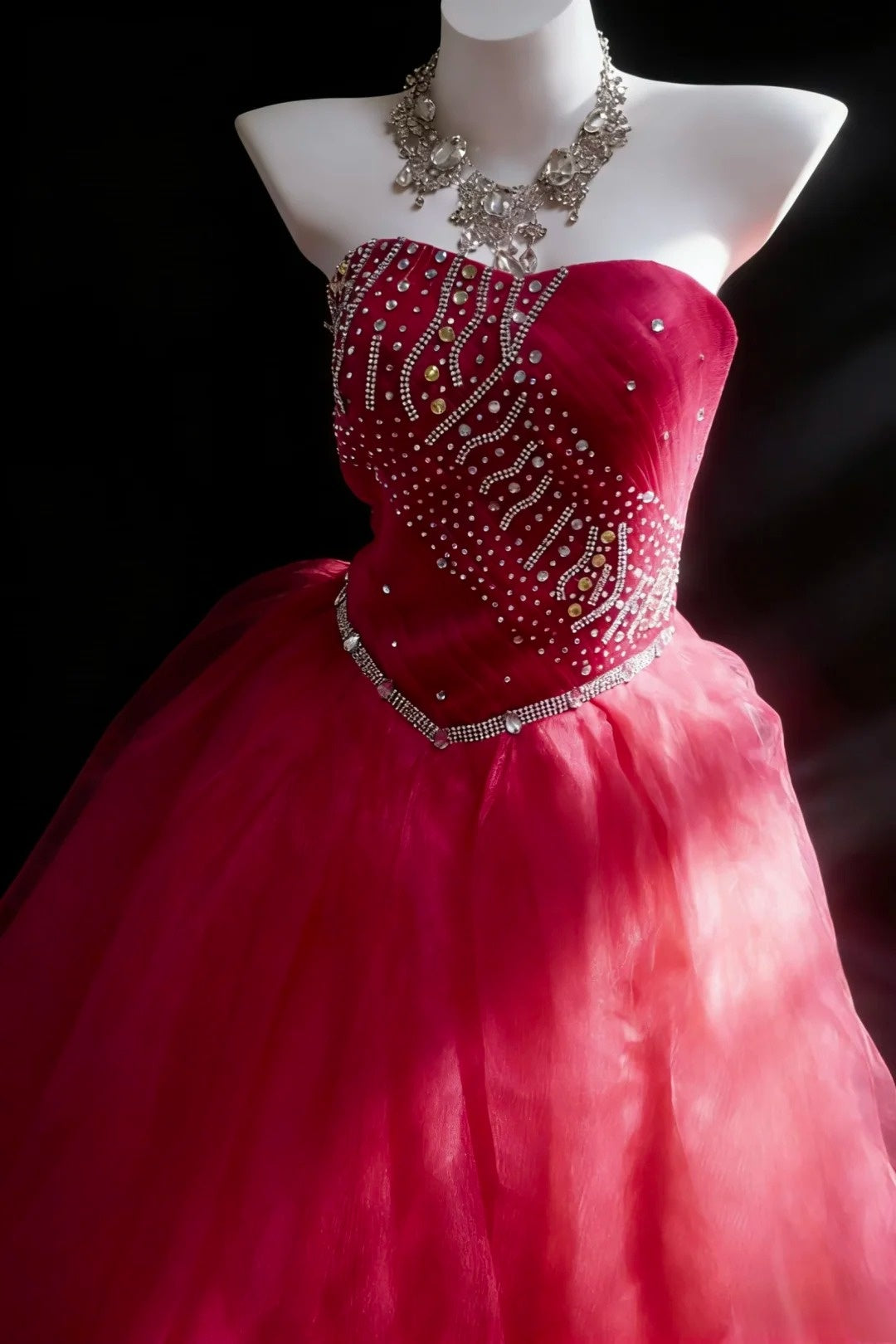 Robes de bal modestes Robe de soirée bustier en tulle rose fuchsia avec perles longue robe de soirée N2956
