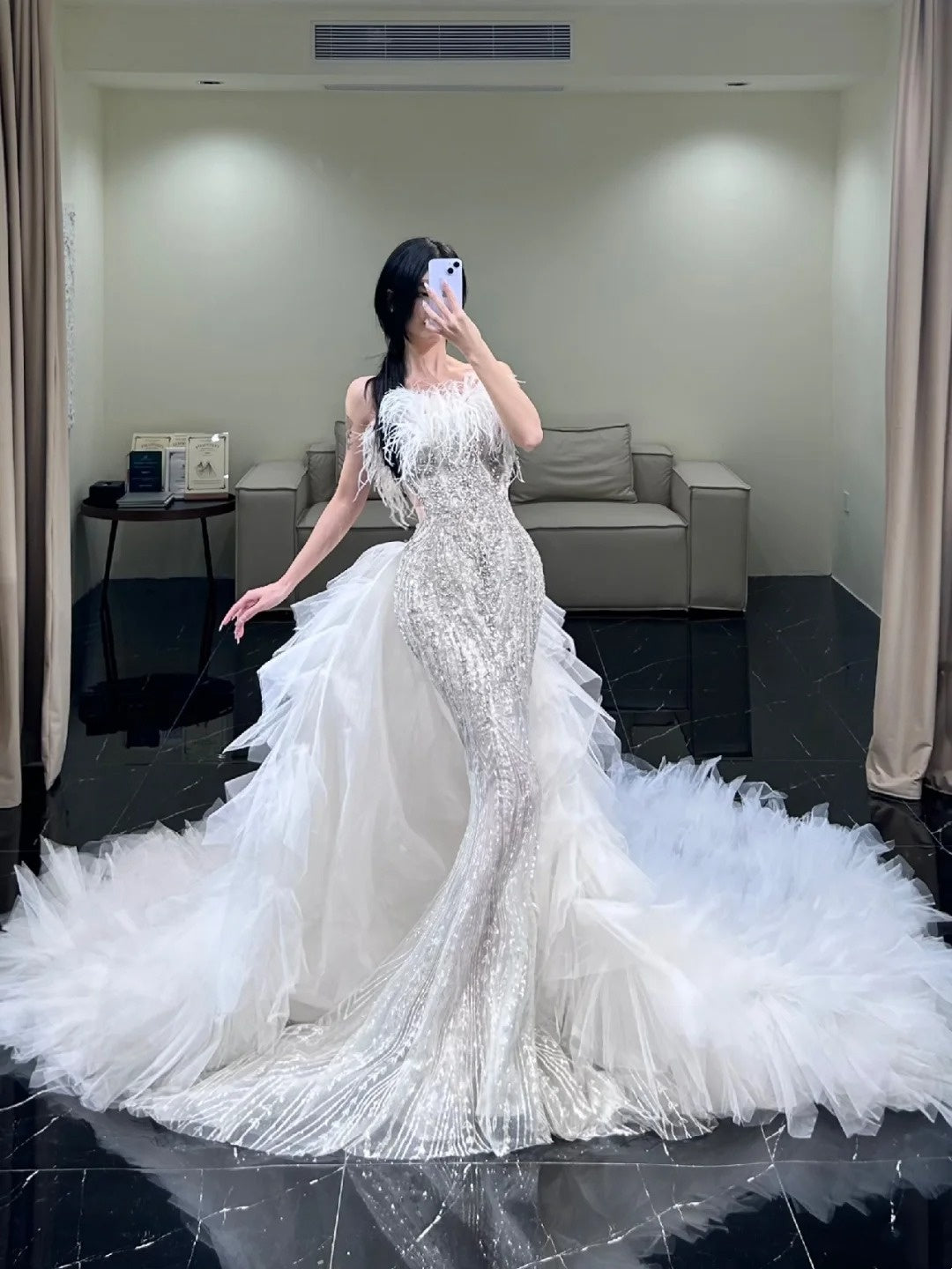Robe de mariée sirène classique bustier blanche à sequins et plumes, robe de mariée d'été N240