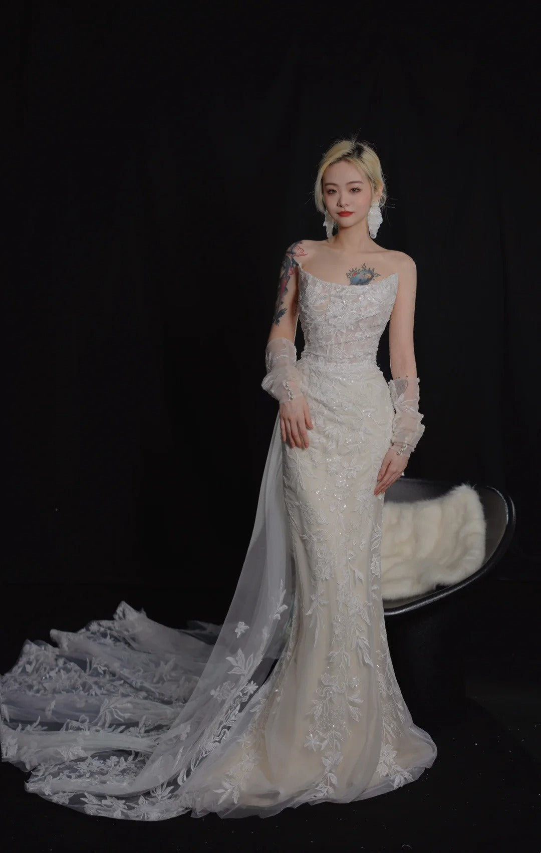Robe de mariée longue et romantique blanche sirène sans bretelles en dentelle, avec traîne, AB2474