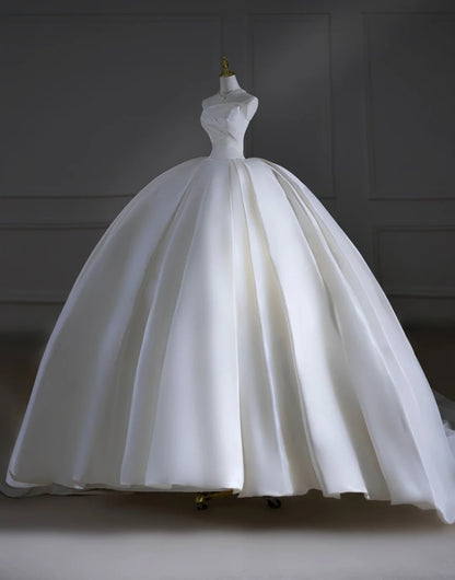 Zeitloses Brautkleid, Ballkleid, trägerlos, Satin, plissiert, mit Hofschleppe, figurbetont, langes Brautkleid AB2528