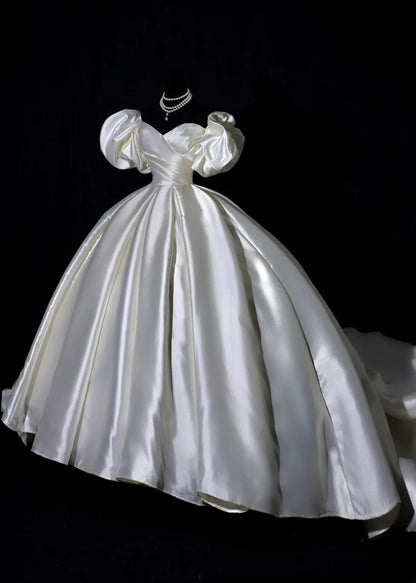 Robe de mariée simple, robe de bal, épaules dénudées, manches courtes, satin plissé, robe de mariée longue et cintrée AB2532