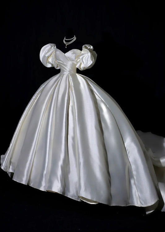 Plain Wedding Dresses Ball Gown Off The Shoulder Short Sleeves Satin Pleated Brides Dress Fitted Long Bridal Gowns AB2532