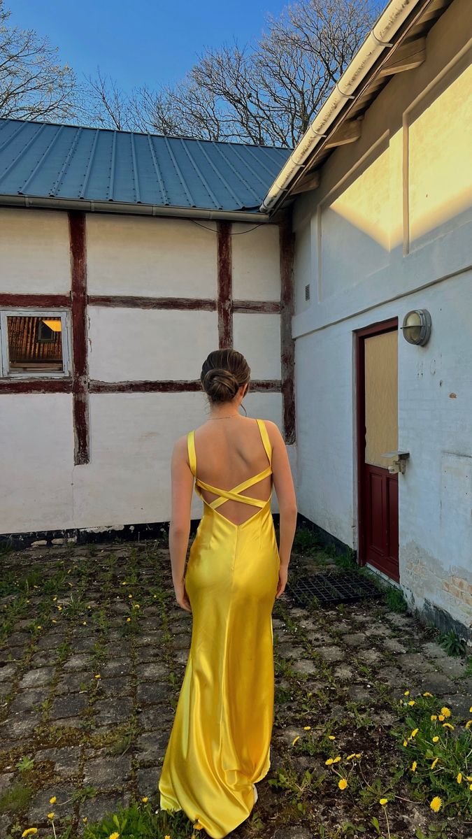 Yellow Mermaid Yellow Satin V-neck Backless Long Evening Prom Dresses Wedding Guest Dress N267