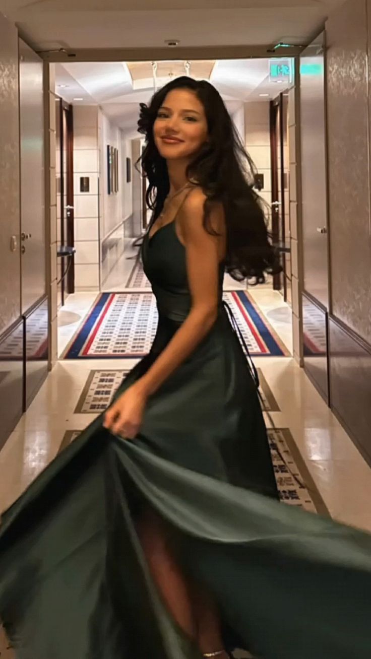 Vintage A Line Spaghetti Strap Dark Green Satin Slit Prom Dresses For Teens Formal Dress Party Outfits Prom Gowns AB1034