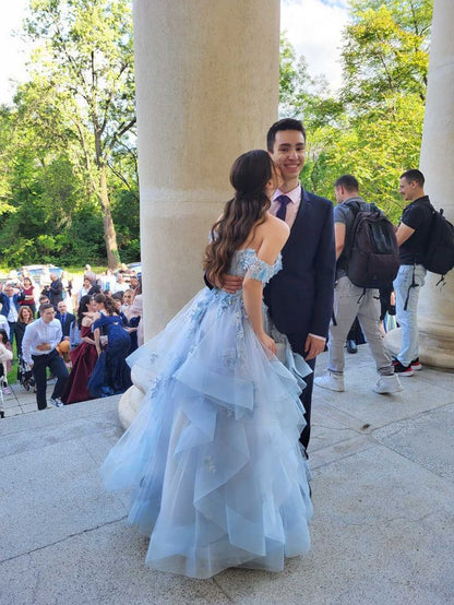 Robe de bal ravissante à épaules dénudées, bleu ciel clair, en dentelle et tulle, idéale pour les fêtes, les anniversaires et les remises de diplômes (AB1041).