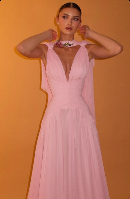 Attractive V-neck Prom Dresses For Women Pleated A-Line Lace Appliques Formal Evening Gowns AB399