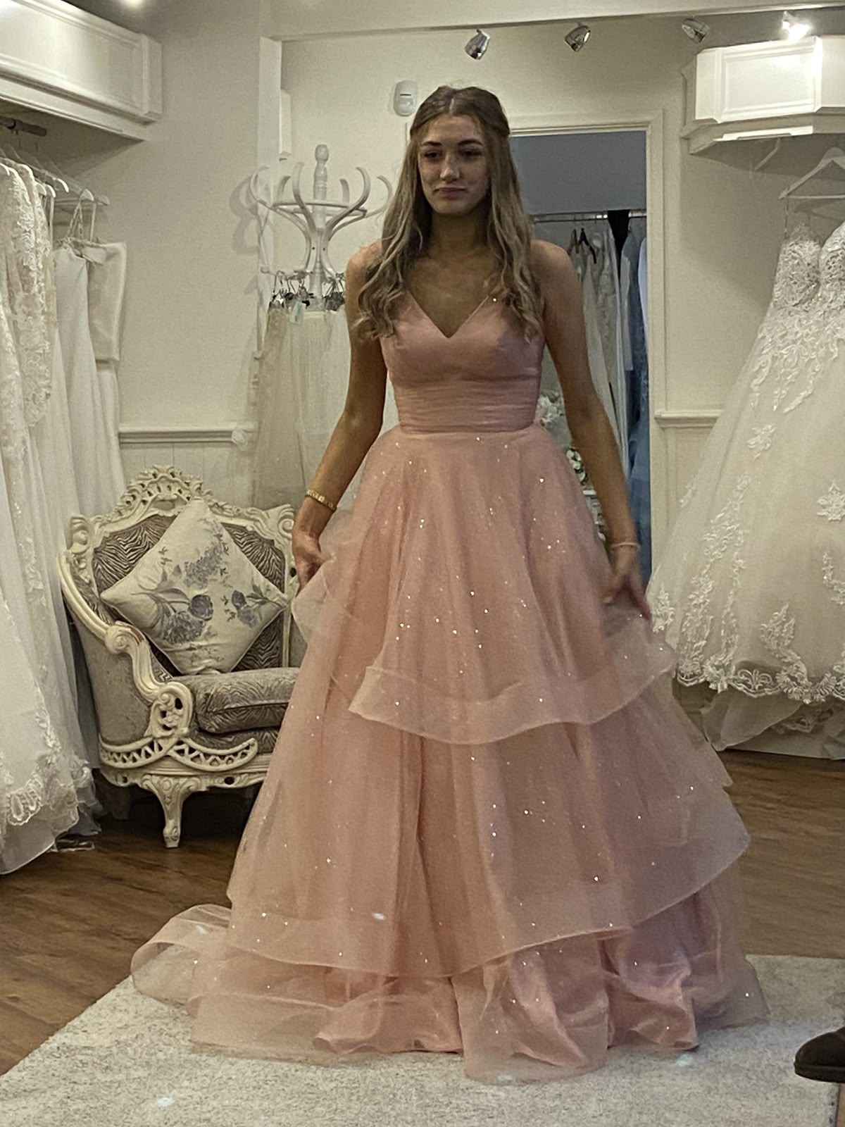 Figurschmeichelndes Ballkleid mit Spaghettiträgern aus rosa Tüll, langes Ballkleid, langes Geburtstagskleid, Abendkleid N445