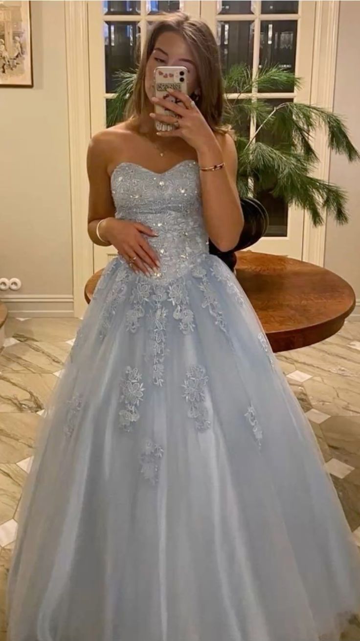 Elegantes Ballkleid mit Herzausschnitt, hellblauer Tüll, langes Abendkleid für Geburtstagsfeiern, N446